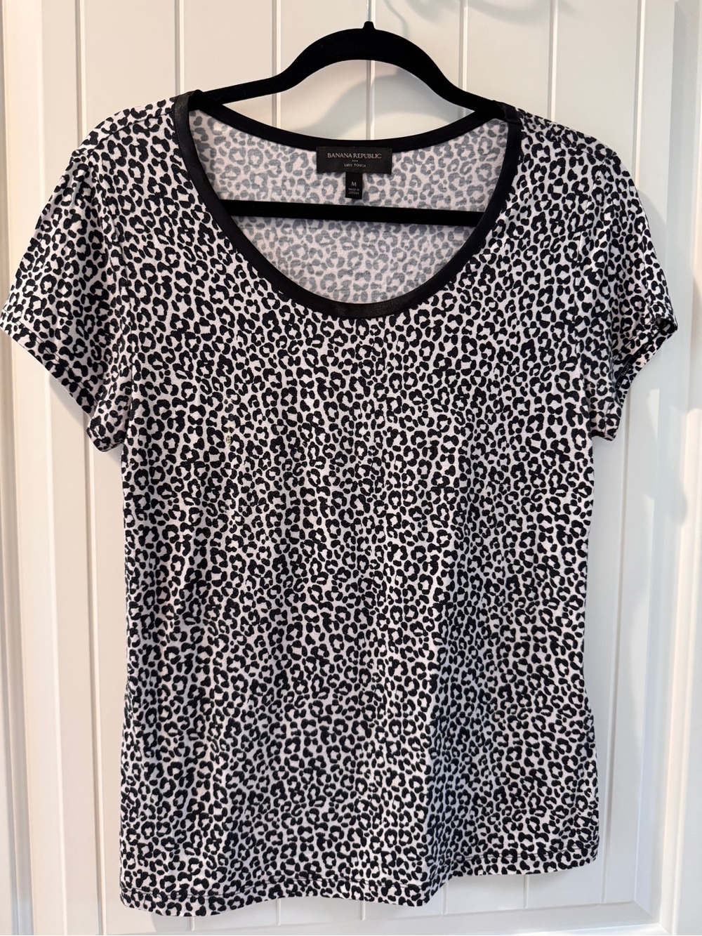 Banana Republic Black and White Leopard Scoop Neck Short Sleeve Tee